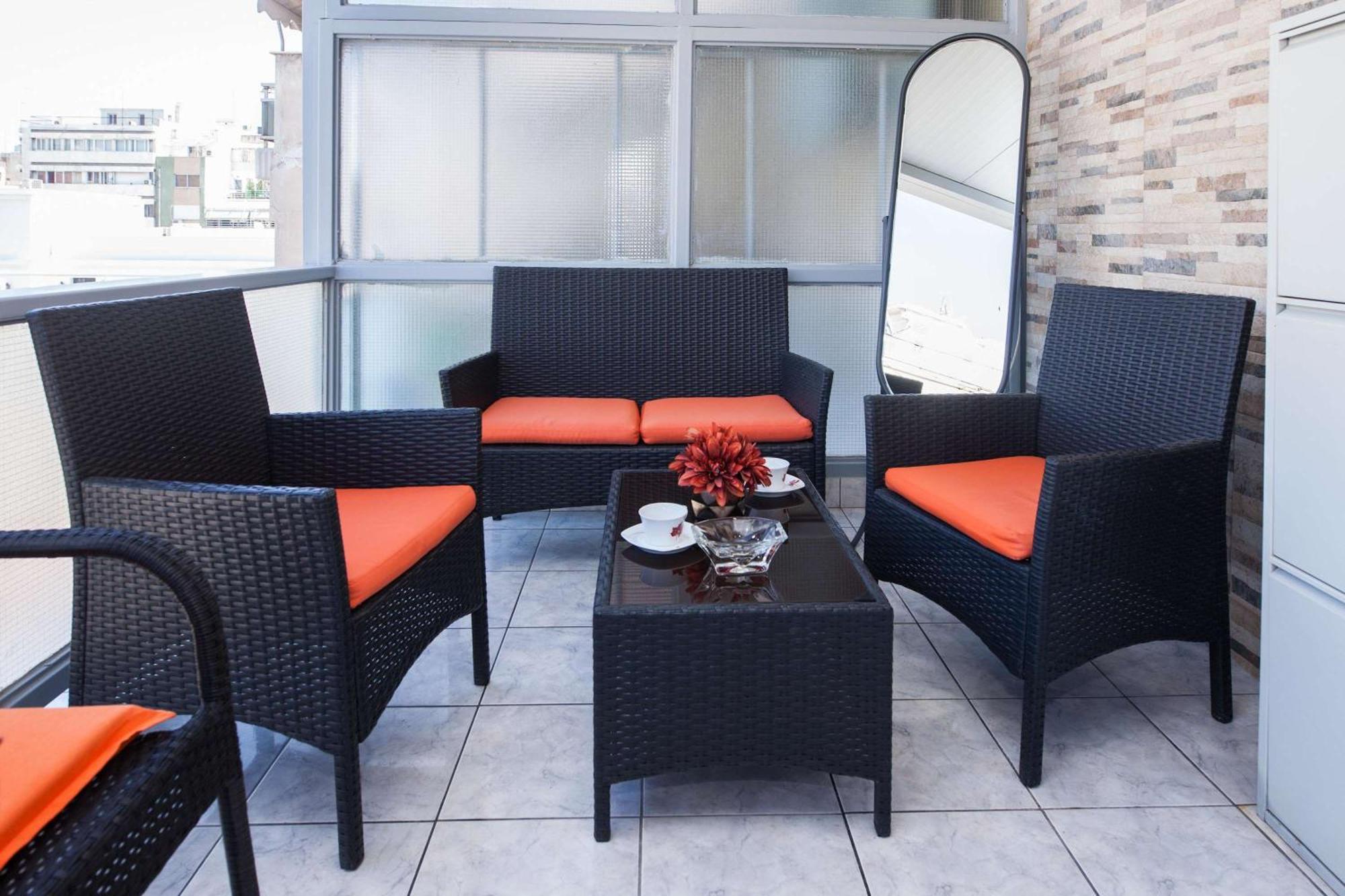 Central 2 Bd Apt With Balcony By Monastiraki Athens Luaran gambar