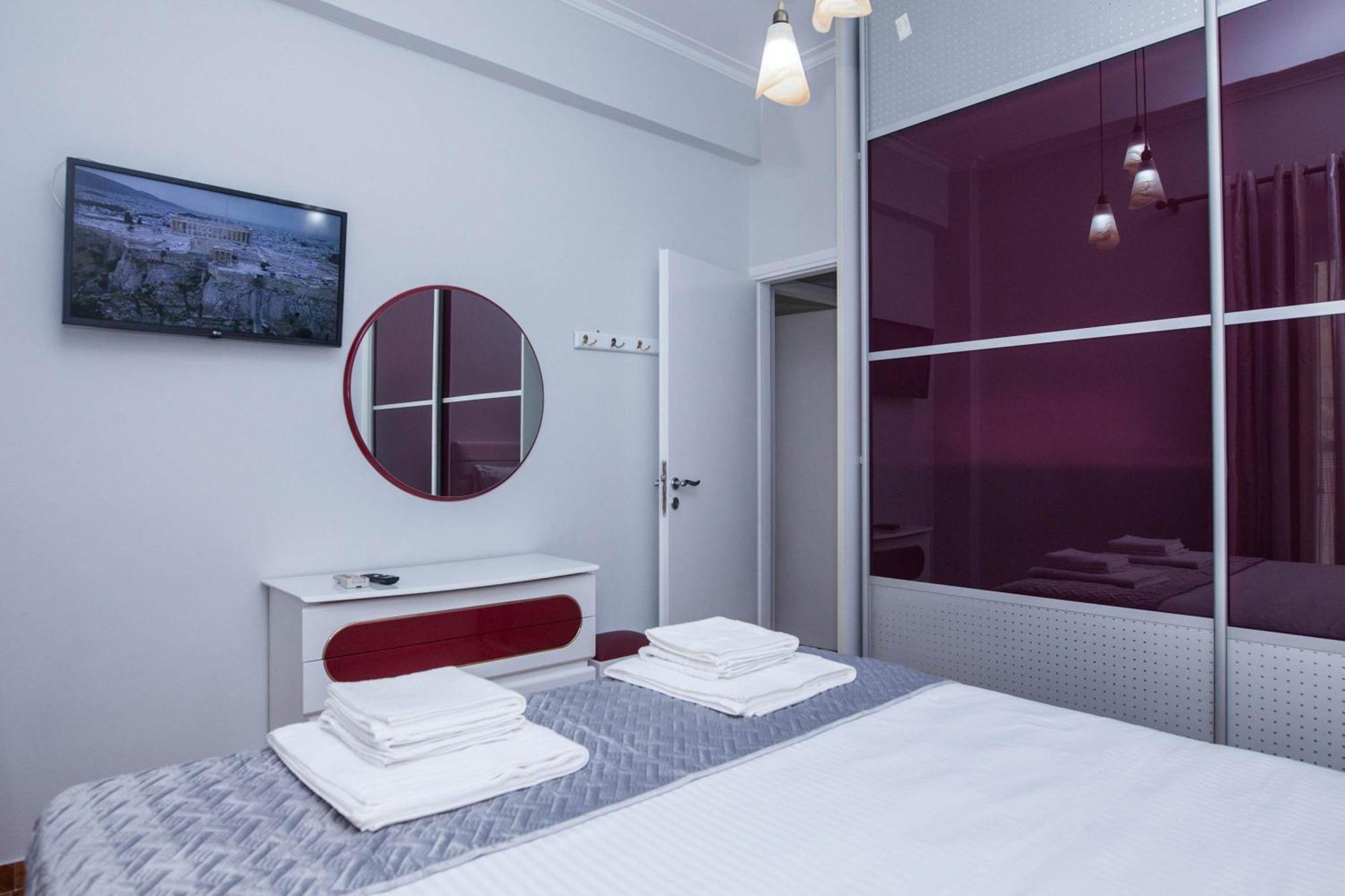 Central 2 Bd Apt With Balcony By Monastiraki Athens Luaran gambar