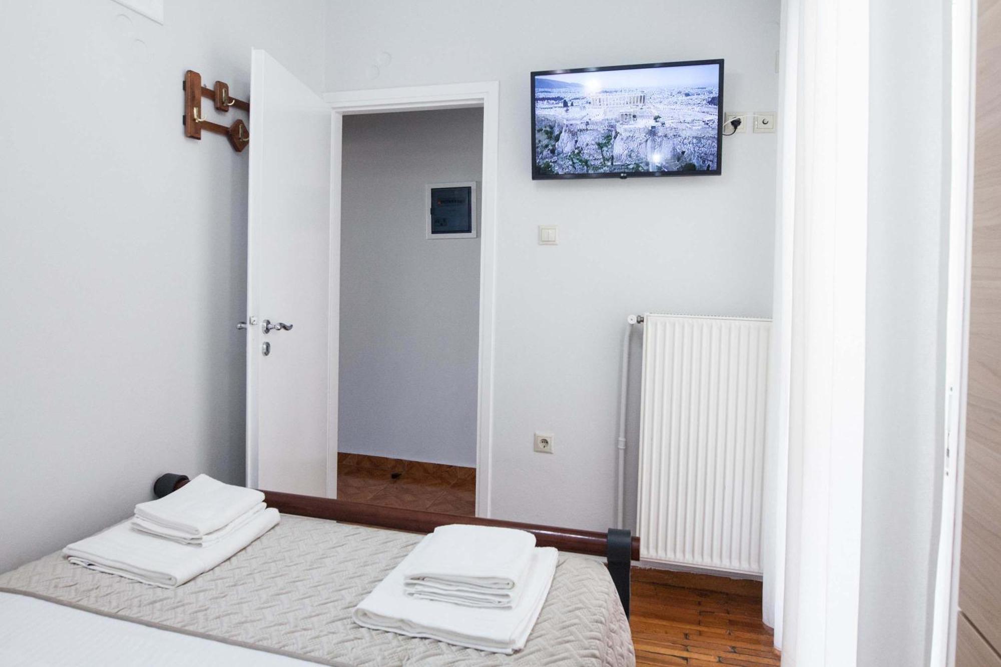 Central 2 Bd Apt With Balcony By Monastiraki Athens Luaran gambar