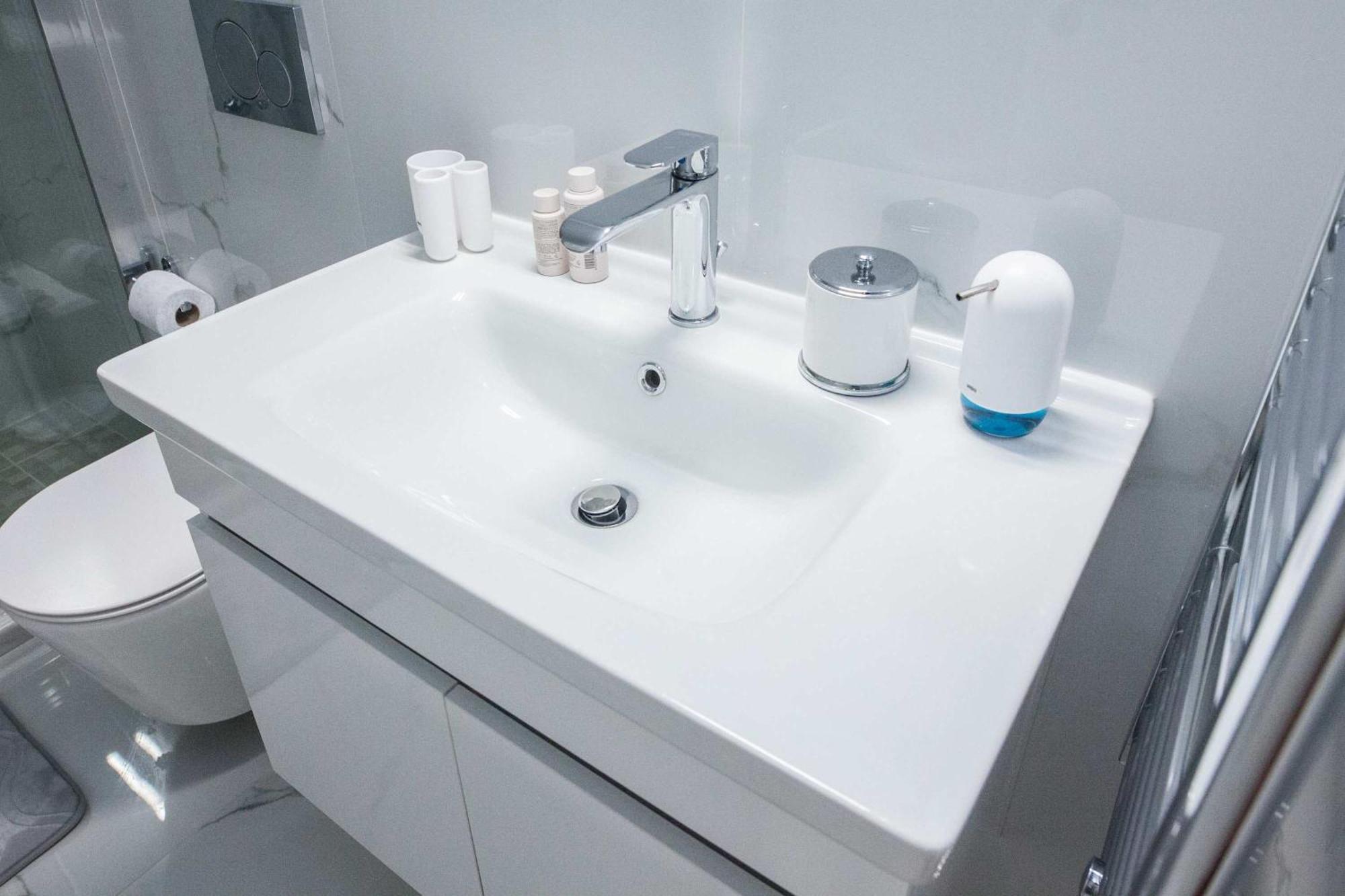 Central 2 Bd Apt With Balcony By Monastiraki Athens Luaran gambar