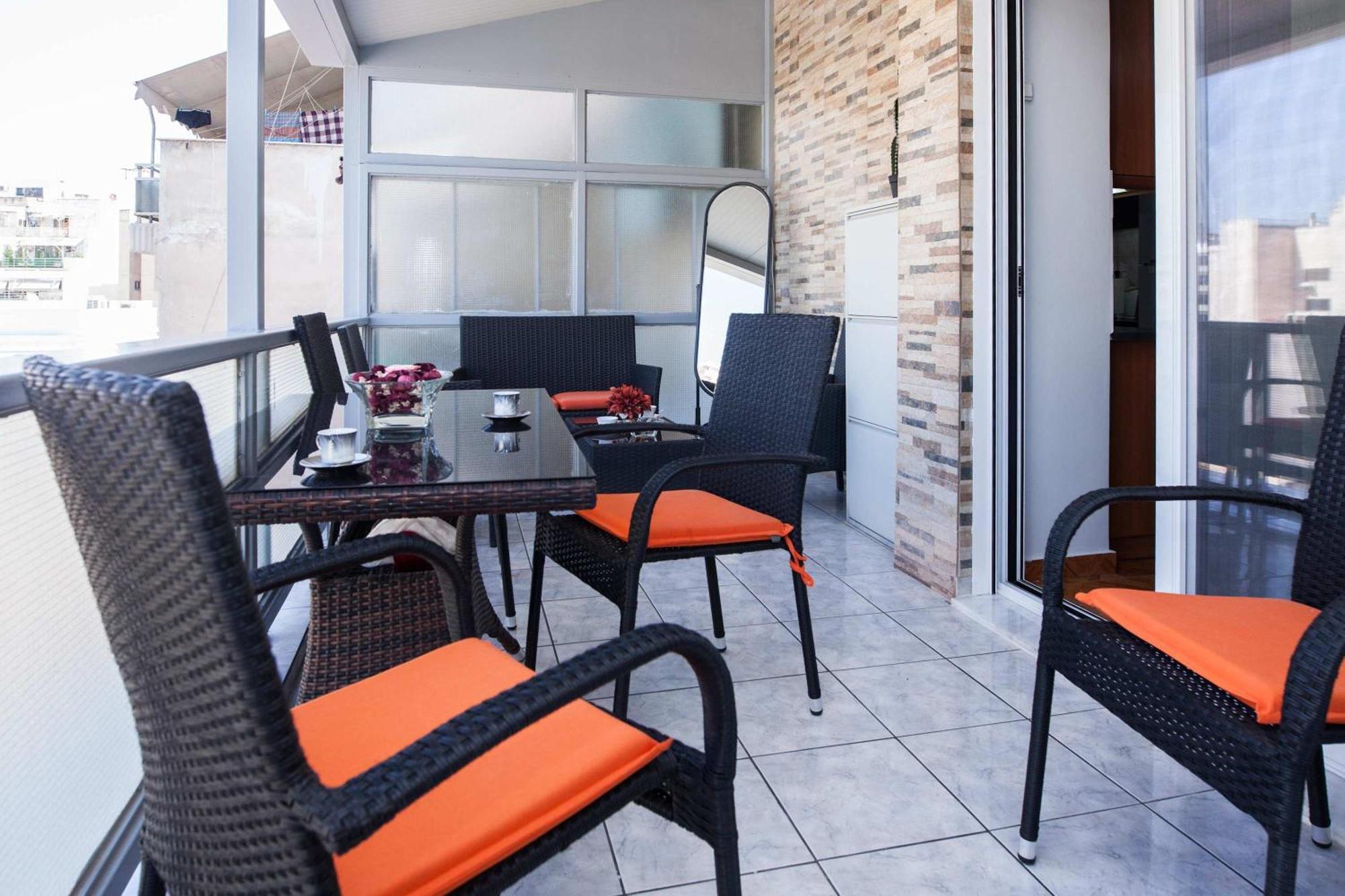 Central 2 Bd Apt With Balcony By Monastiraki Athens Luaran gambar