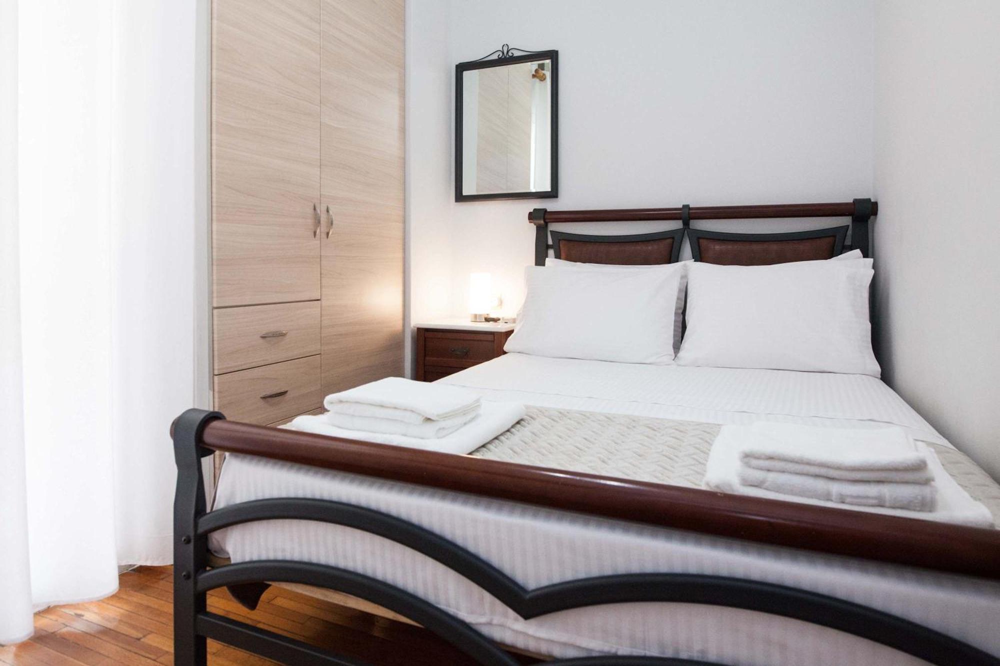 Central 2 Bd Apt With Balcony By Monastiraki Athens Luaran gambar